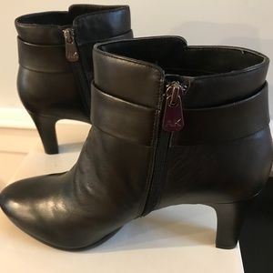 NIB ANNE KLEIN Black Leather Buckle BOOTS Sz 10M Sernio iFlex 3 1/4" Heel